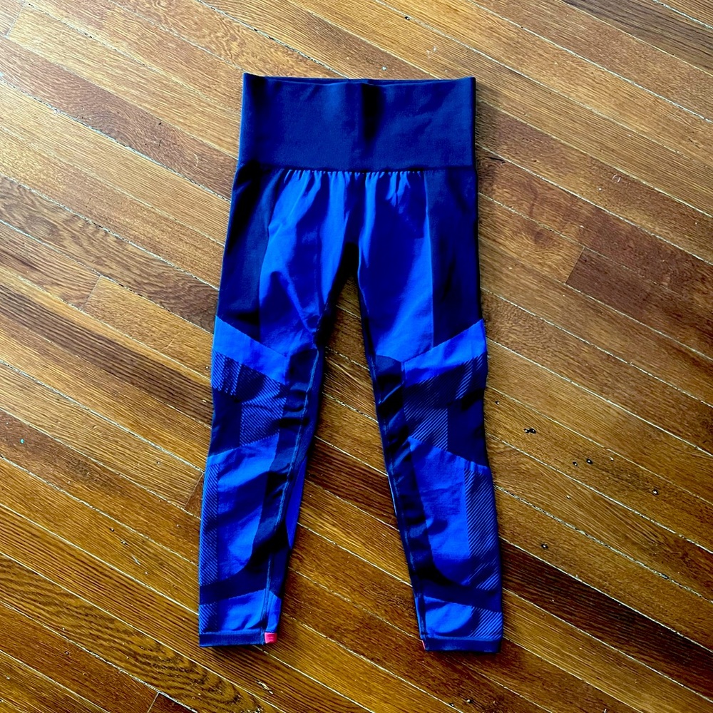 LNDR Cropped Blue Leggings M/L